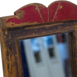 Espejo de madera con cajoncillo