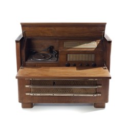 Mueble gramófono antiguo