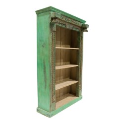 Librería de madera tallada verde