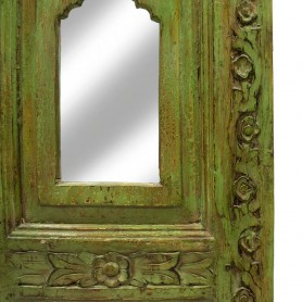 Espejo tallado alargado verde