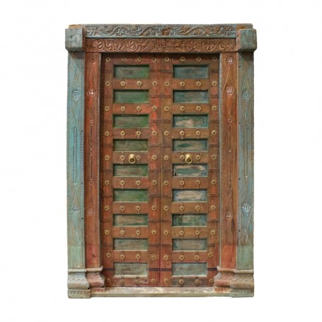 Puerta antigua oriental pintada