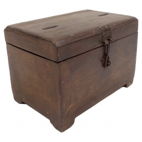 Caja madera antigua