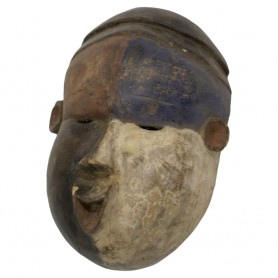 Máscara Fang africana tallada