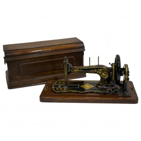 Máquina de coser antigua SINGER