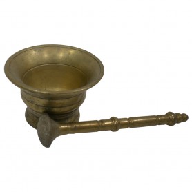 Almirez antiguo de bronce con mazo