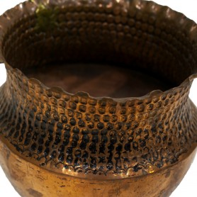 Florero antiguo cobre cincelado