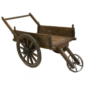 Carro antiguo de madera